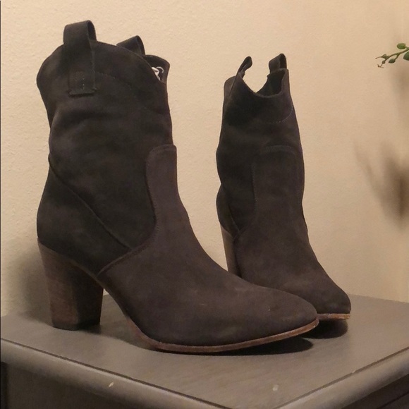 Alberto Fermani Chiara Slouchy Suede Ankle Boot - Picture 4 of 6